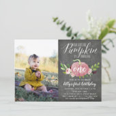 ピンクパンプキカスタムンの年齢の誕生日パーティーフォト 招待状 (スタンド正面)
