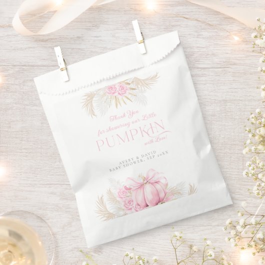 ピンクパンプキンガールフローラボウベビーシャワー フェイバーバッグ (クリップ留めされた状態)