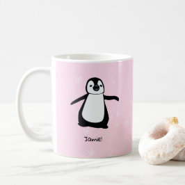 ピンクパーソナライズされたかわいいペンギン冬の雪片 コーヒーマグカップ