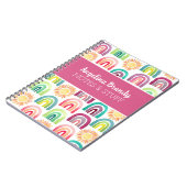 ピンクパーソナライズされたかわいいレインボー&サンズキッズ ノートブック (左側)