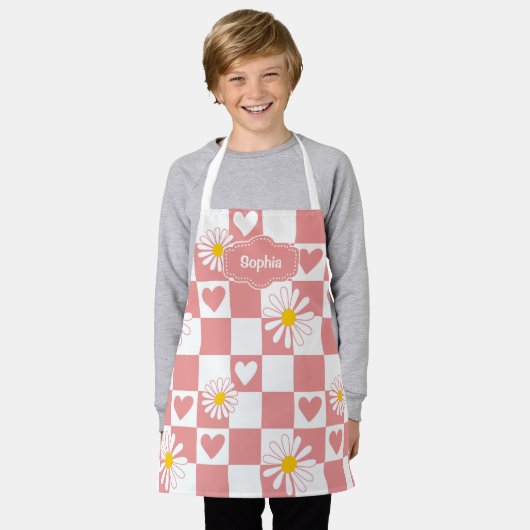 ピンクパーソナライズされたのエプ市松模様にロン エプロン (着用した状態)