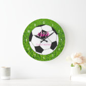 ピンクパーソナライズされたのサッカー女子 ラージ壁時計 (ホーム)