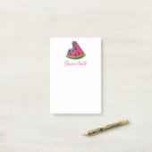 ピンクパーソナライズされたのスイカのフルーツスライスのポスト ポストイット (デスク上)