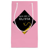 ピンクパーソナライズされたの卒業媒体抱き枕 スモールペーパーバッグ (正面)