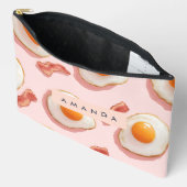 ピンクパーソナライズされたの揚げ卵とベーコン柄 アクセサリーポーチ (見開き)