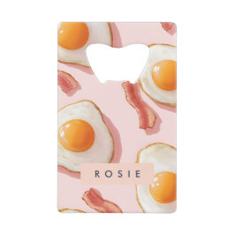 ピンクパーソナライズされたの揚げ卵とベーコン柄 クレジットカード栓抜き