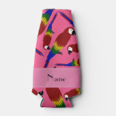 ピンクパーソナライズされたの赤いオウムの名前 ボトルクーラー (正面)