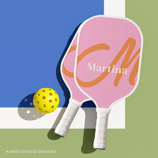 ピンクパーソナライズされたオレンジモノグラムイニシャル ピックルボールラケット