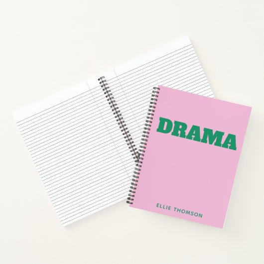 ピンクパーソナライズされたグリーンドラマシアタースクールクラブ ノートブック (内部)