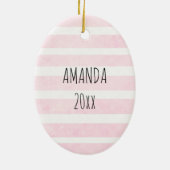 ピンクパーソナライズされたジンジャーブレッドマンクリスマス セラミックオーナメント (裏面)