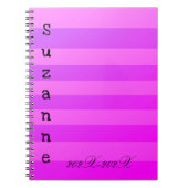 ピンクパーソナライズされたストライプ色の学年 ノートブック (正面)