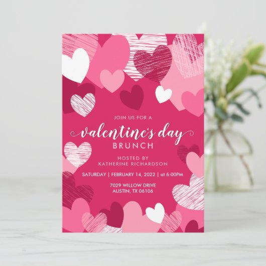 ピンクパーソナライズされたハートズバレンタインズデイブランチ 招待状 (スタンド正面)