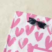 ピンクパーソナライズされたハート ビーチタオル (インサイチュ)