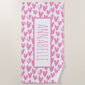 ピンクパーソナライズされたハート ビーチタオル (正面)