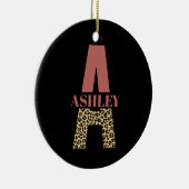 ピンクパーソナライズされたヒョウ柄モノグラム セラミックオーナメント (右)