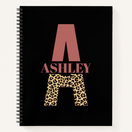 ピンクパーソナライズされたヒョウ柄モノグラム ノートブック (正面)