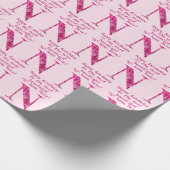 ピンクパーソナライズされたフローラ「N」モノグラムアート誕生日 ラッピングペーパー (角)