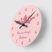 ピンクパーソナライズされたプリンセスガールズベッドルーム ラウンド壁時計 (傾斜)