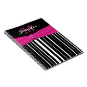 ピンクパーソナライズされた白黒ノートストライプの ノートブック (右側)