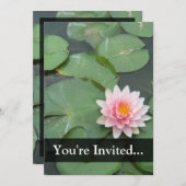 ピンクパーソナライズされた/グリーンリリーパッド 招待状 (正面/裏面)