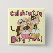 ピンクパーティーモンキー2nd誕生日Tシャツとギフト 缶バッジ (正面)