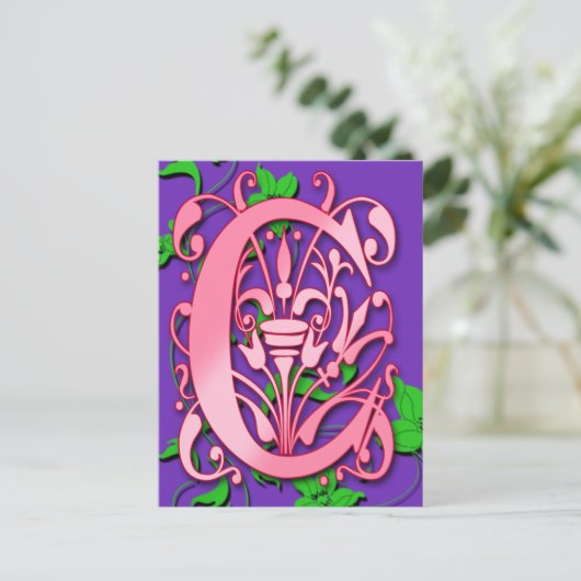 ピンクパープルのカードにイニシャルCのモノグラム ポストカード (スタンド正面)