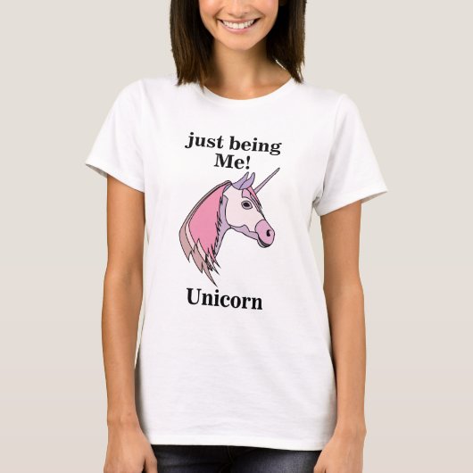ピンクパープルのユニコーンの頭 Tシャツ (正面)
