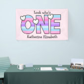 ピンクパープルグラデーションハートストライプファースト誕生日 横断幕 (トレードショー)