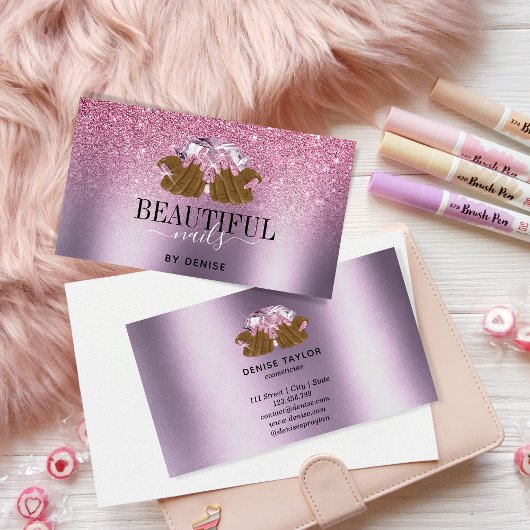 ピンクパープルネイルサロン女性手爪、 ネイル技術者 名刺