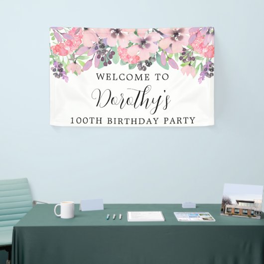 ピンクパープルワイルドフラワー100誕生日へようこそ 横断幕 (トレードショー)