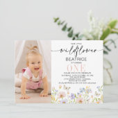 ピンクパープル写真繊細な野花1歳の誕生日 招待状 (スタンド正面)