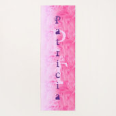 ピンクパープル名モダンモノグラムガーリーテンプレート ヨガマット (裏面)