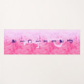 ピンクパープル名モダンモノグラムガーリーテンプレート ヨガマット (正面(横))