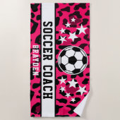 ピンクヒョウ柄サッカーコーチ名 ビーチタオル (正面)