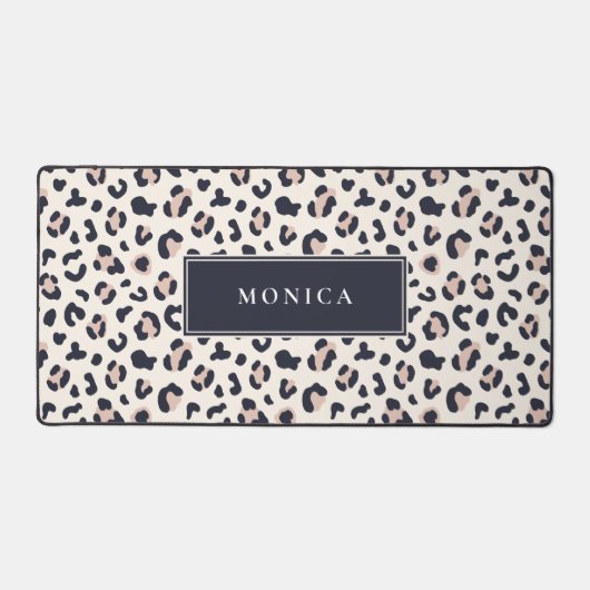 ピンクヒョウ柄名前をカスタムする デスクマット (正面)