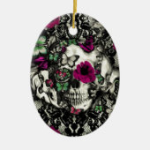 ピンクビクトリアンのアクセントを持つゴシックレーススカル セラミックオーナメント (正面)