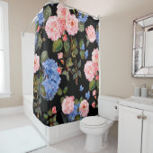 ピンクビクトリアンのバラの花束。 シャワーカーテン (インサイチュ)
