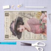 ピンクビクトリアンの花のドレスバラ付き若い女性 薄葉紙 (クラフト)