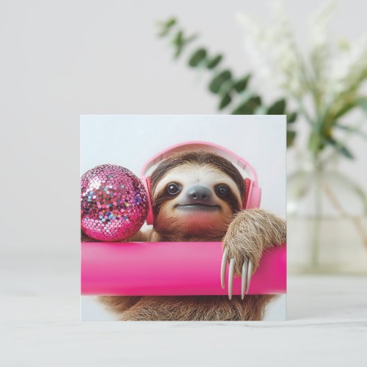 ピンクファンキーのヘッドフォンとディスコボールを使ったナマケモノ シーズンカード (スタンド正面)