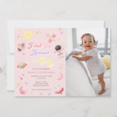 ピンクファーストのまわりにトリップザサンファースト誕生日 招待状 (正面)