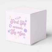 ピンクファーストのまわりにトリップザサン宇宙1st誕生日 フェイバーボックス (裏面サイド)