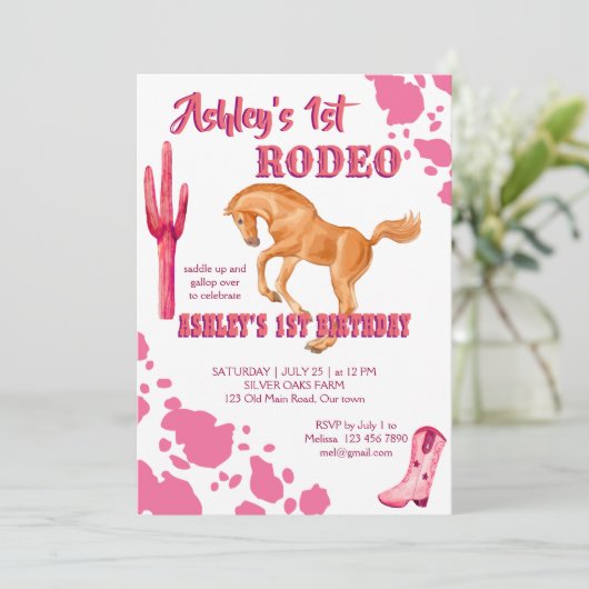 ピンクファーストロデオ女性のカーボーイ誕生日パーティーテンプレート 招待状 (スタンド正面)