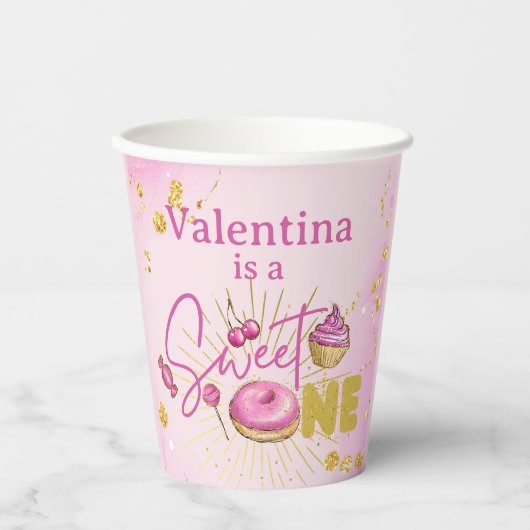 ピンクフェイク金ゴールドグリッタースウィートワン誕生日 紙コップ (正面)