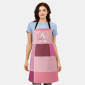 ピンクフェミニンモダンモノグラム エプロン (着用した状態)