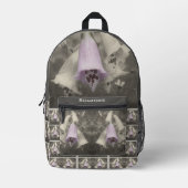 ピンクフォックスグローブフラワーブラックとホワイトヴィンテージ プリントバックパック (正面)