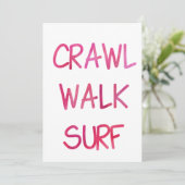 ピンクフォントのクロール ウォーク サーフ 招待状 (スタンド正面)
