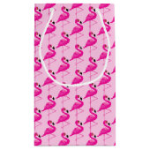 ピンクフラミンゴ反復パターンピンク抱き枕 スモールペーパーバッグ (裏面)