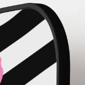 ピンクフラミンゴ金ゴールドスクリプト名白黒ストライプ ピックルボールラケット (左詳細)