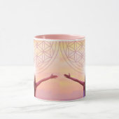 ピンクフラワーオブライフマグカップ – 権限を持つ女性デザイン マグカップ (中央)
