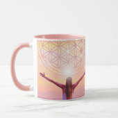 ピンクフラワーオブライフマグカップ – 権限を持つ女性デザイン マグカップ (左)